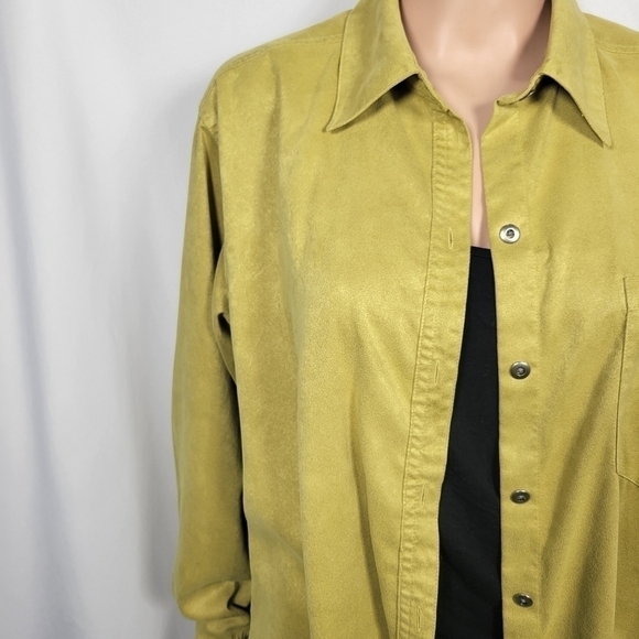 Chico's Faux Suede Light Green Womens Full Button Over Shirt in a Size 2 (L/12) - Picture 2 of 14